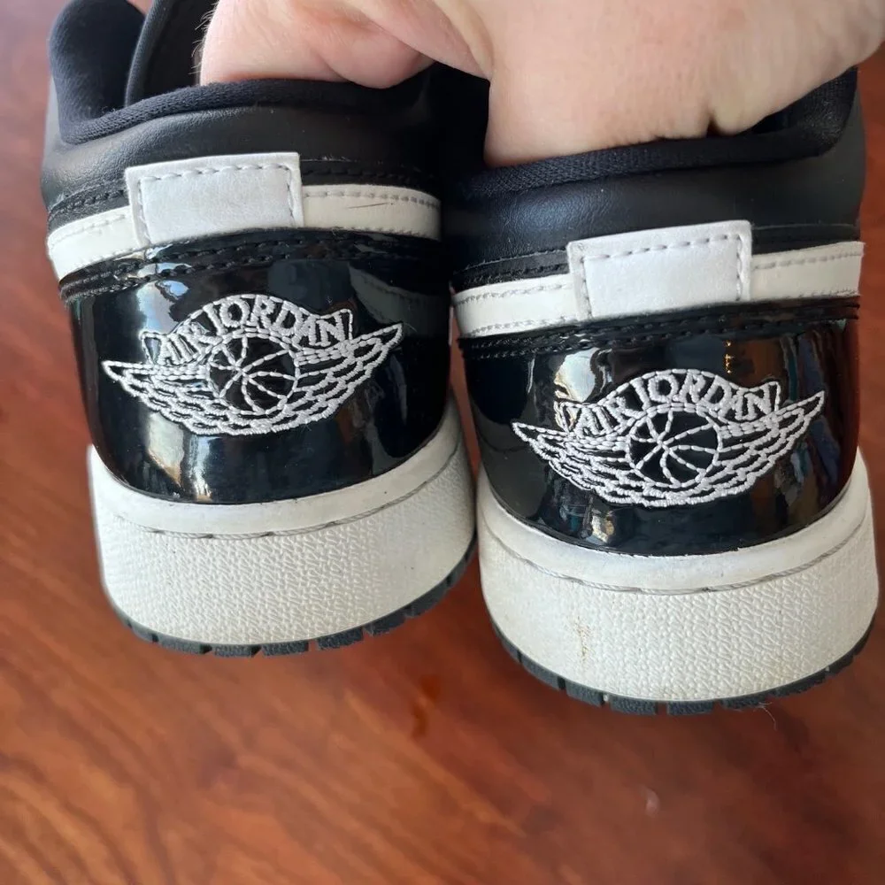 NIKE AIR Jordan 1 Retro Low Black BG‎ Black/White-White - Youth Size 6
